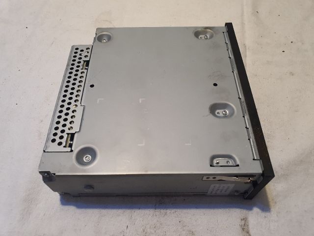 bontott AUDI A6 C6 CD / DVD Tár