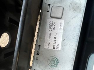 bontott AUDI A6 C6 CD / DVD Tár