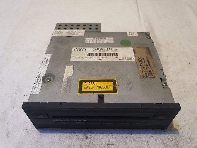 bontott AUDI A6 C6 CD / DVD Tár