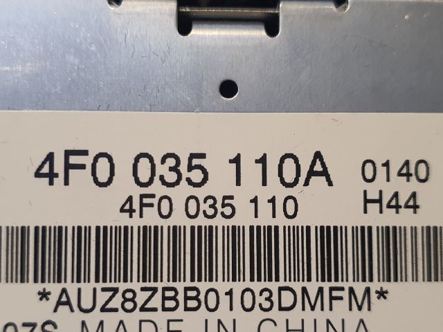 bontott AUDI A6 C6 CD / DVD Tár