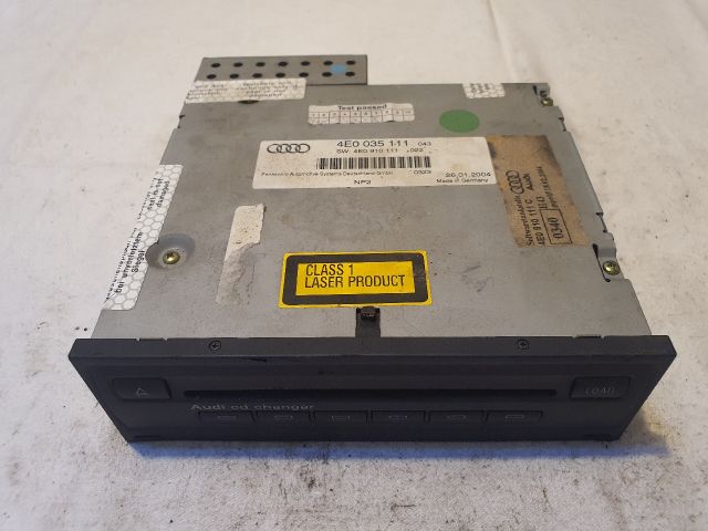 bontott AUDI A6 C6 CD / DVD Tár