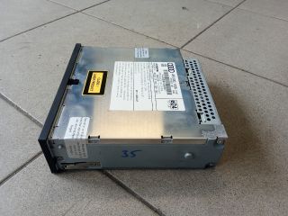 bontott AUDI A6 C6 CD / DVD Tár