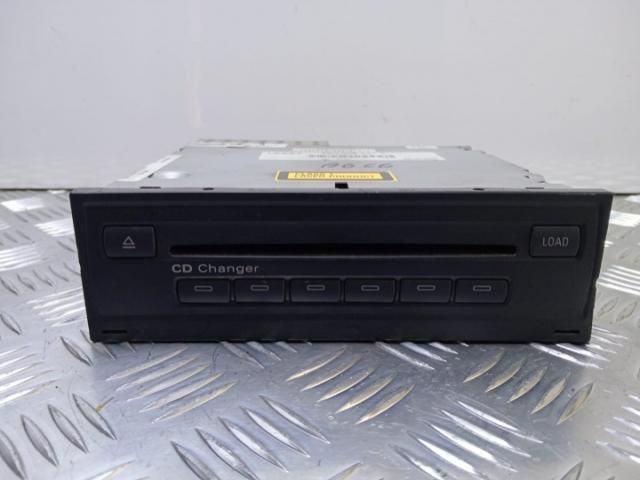 bontott AUDI A6 C6 CD / DVD Tár
