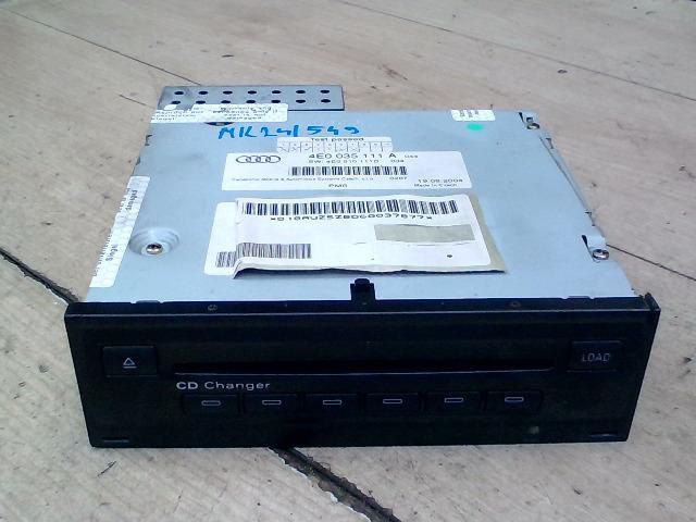 bontott AUDI A6 C6 CD / DVD Tár