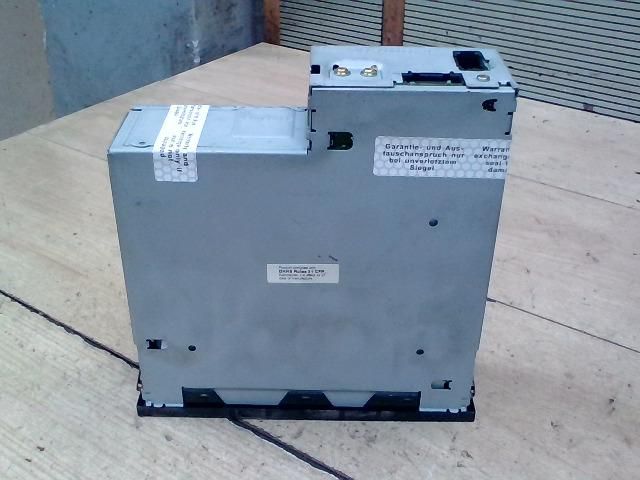 bontott AUDI A6 C6 CD / DVD Tár