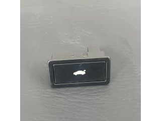 bontott AUDI A6 C6 Csomagtér Nyitó Kar / Gomb