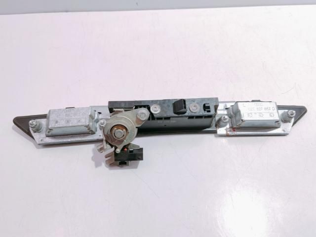 bontott AUDI A6 C6 Csomagtér Nyitó Kar / Gomb