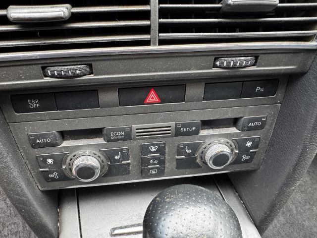 bontott AUDI A6 C6 Csomagtérajtó Gumikéder