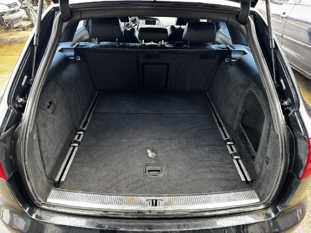 bontott AUDI A6 C6 Csomagtérajtó Gumikéder