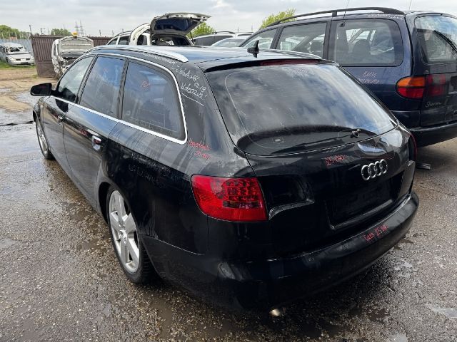 bontott AUDI A6 C6 Csomagtérajtó Gumikéder