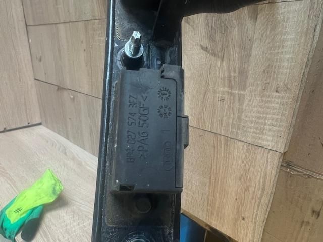 bontott AUDI A6 C6 Csomagtérajtó Kilincs