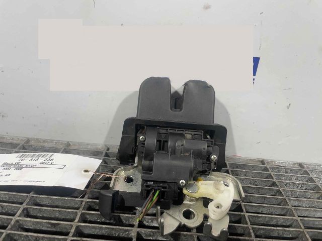 bontott AUDI A6 C6 Csomagtérajtó Ütköző