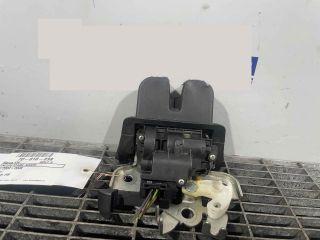 bontott AUDI A6 C6 Csomagtérajtó Ütköző