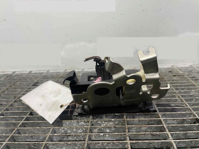 bontott AUDI A6 C6 Csomagtérajtó Ütköző