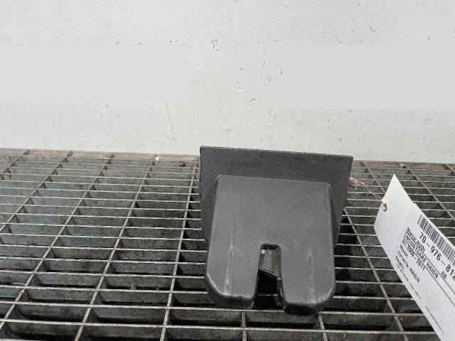 bontott AUDI A6 C6 Csomagtérajtó Ütköző