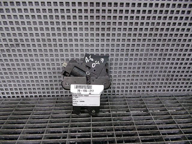 bontott AUDI A6 C6 Csomagtérajtó Ütköző