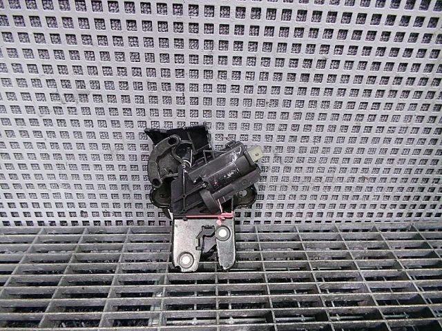 bontott AUDI A6 C6 Csomagtérajtó Ütköző