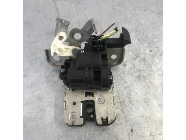 bontott AUDI A6 C6 Csomagtérajtó Ütköző