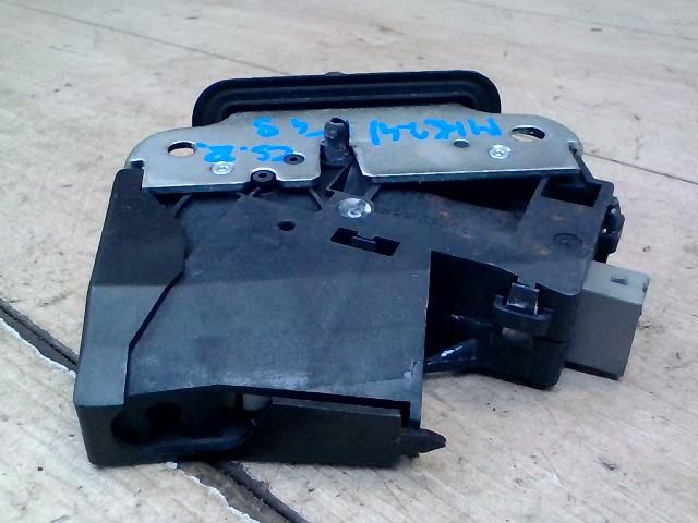 bontott AUDI A6 C6 Csomagtérajtó Zárszerkezet