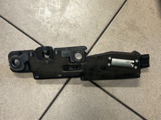 bontott AUDI A6 C6 Csomagtérajtó Zárszerkezet