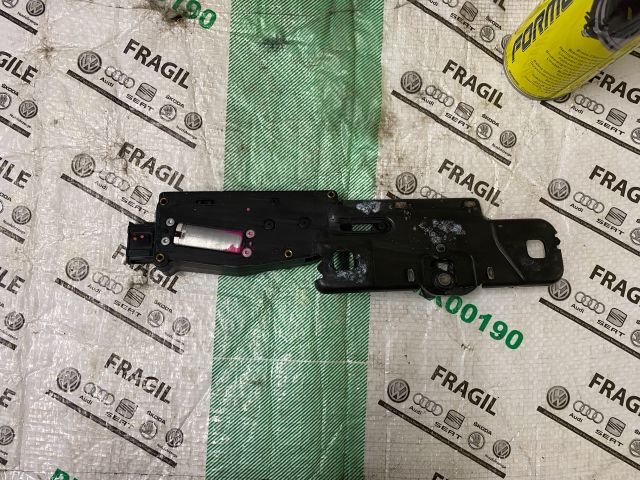 bontott AUDI A6 C6 Csomagtérajtó Zárszerkezet