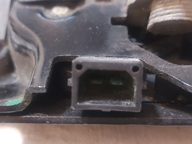 bontott AUDI A6 C6 Csomagtérajtó Zárszerkezet