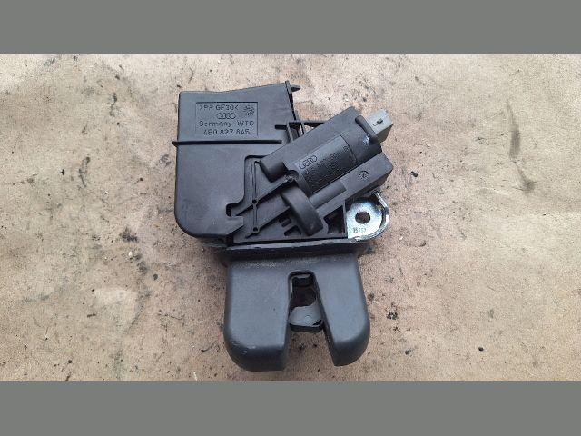 bontott AUDI A6 C6 Csomagtérajtó Zárszerkezet