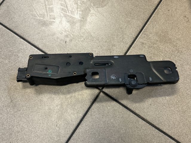 bontott AUDI A6 C6 Csomagtérajtó Zárszerkezet