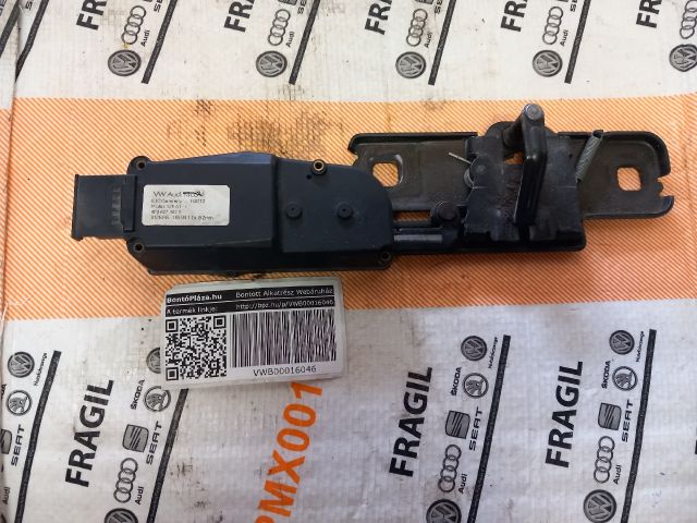 bontott AUDI A6 C6 Csomagtérajtó Zárszerkezet