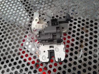 bontott AUDI A6 C6 Csomagtérajtó Zárszerkezet