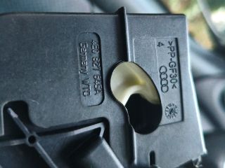 bontott AUDI A6 C6 Csomagtérajtó Zárszerkezet