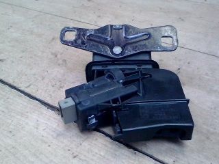 bontott AUDI A6 C6 Csomagtérajtó Zárszerkezet