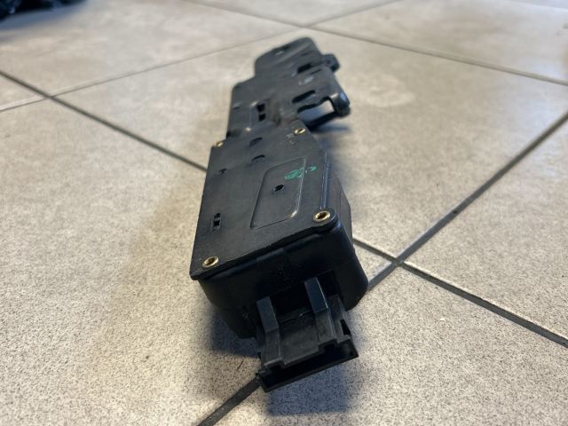 bontott AUDI A6 C6 Csomagtérajtó Zárszerkezet