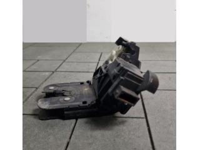 bontott AUDI A6 C6 Csomagtérajtó Zárszerkezet