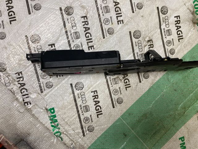 bontott AUDI A6 C6 Csomagtérajtó Zárszerkezet