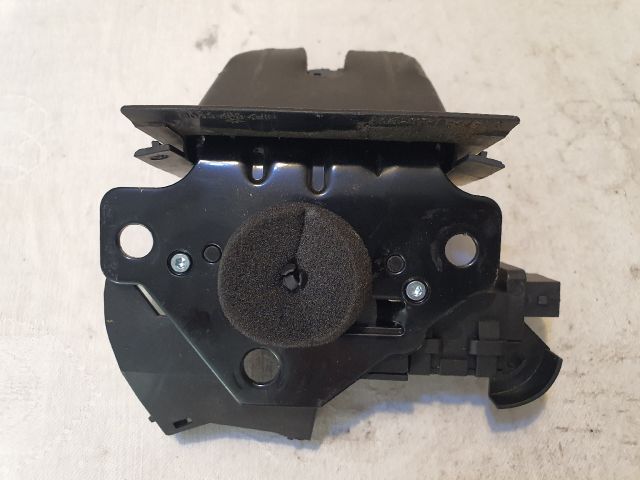 bontott AUDI A6 C6 Csomagtérajtó Zárszerkezet