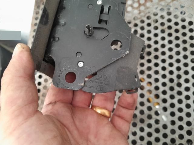 bontott AUDI A6 C6 Csomagtérajtó Zárszerkezet