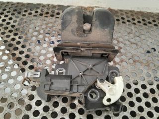 bontott AUDI A6 C6 Csomagtérajtó Zárszerkezet