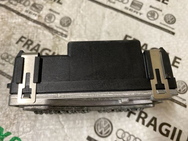 bontott AUDI A6 C6 Előtét Ellenállás Fűtőmotor