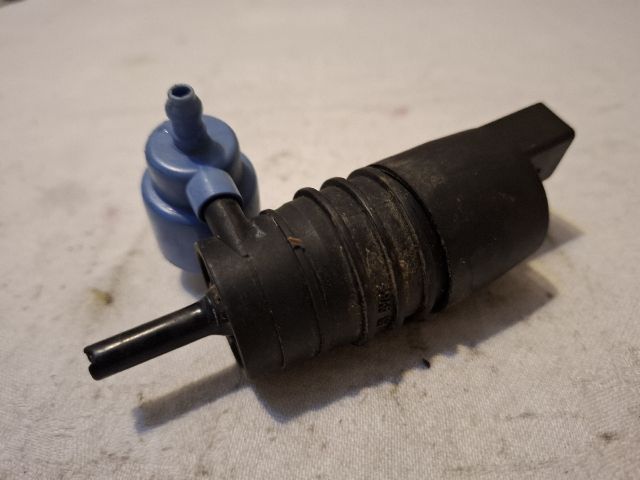 bontott AUDI A6 C6 Első Ablakmosó Szivattyú