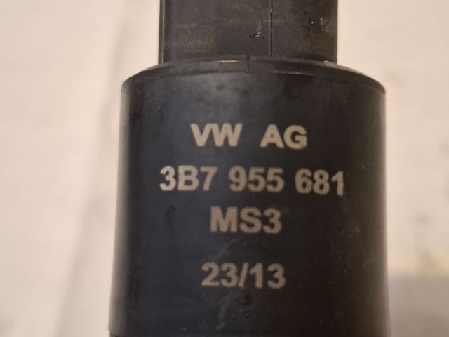 bontott AUDI A6 C6 Első Ablakmosó Szivattyú