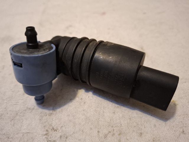 bontott AUDI A6 C6 Első Ablakmosó Szivattyú