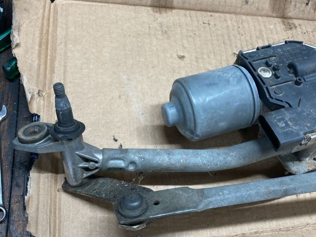 bontott AUDI A6 C6 Első Ablaktörlő Szerkezet Motorral