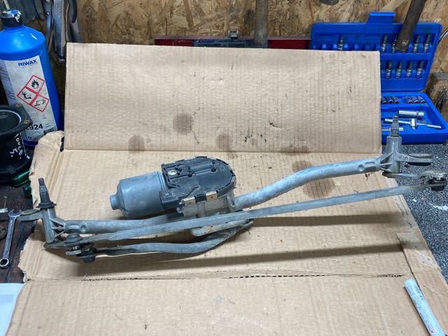 bontott AUDI A6 C6 Első Ablaktörlő Szerkezet Motorral