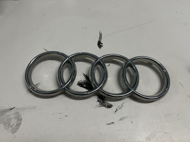 bontott AUDI A6 C6 Első Embléma