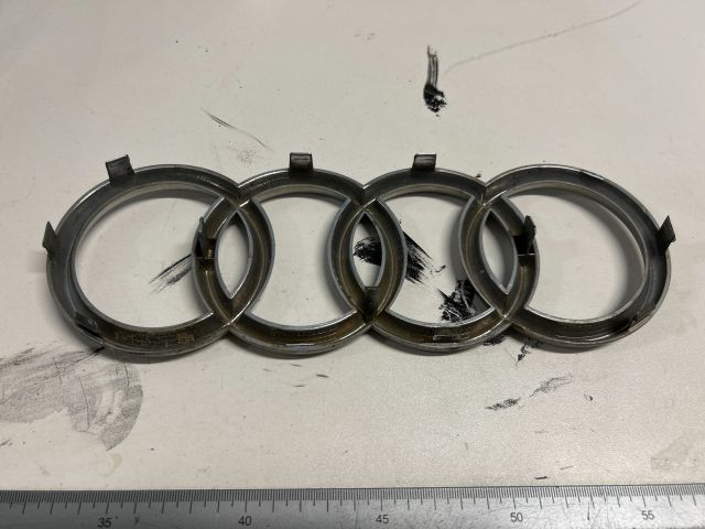 bontott AUDI A6 C6 Első Embléma