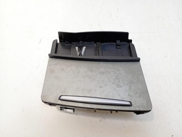 bontott AUDI A6 C6 Első Hamutartó