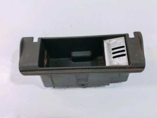 bontott AUDI A6 C6 Első Hamutartó