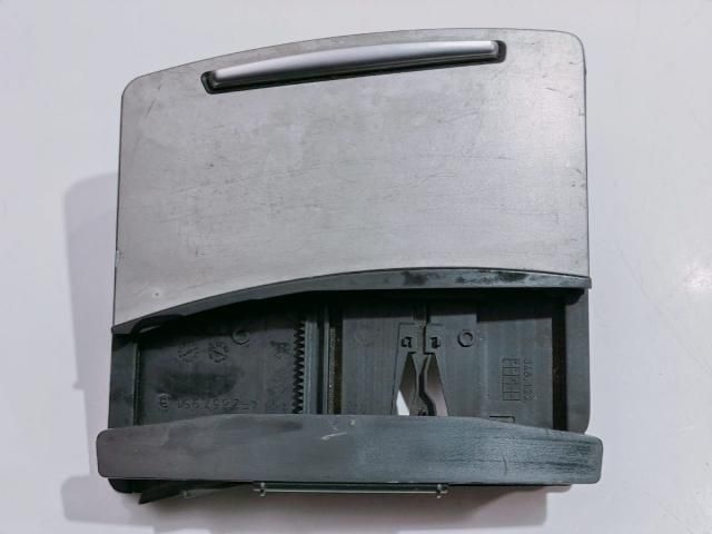 bontott AUDI A6 C6 Első Hamutartó