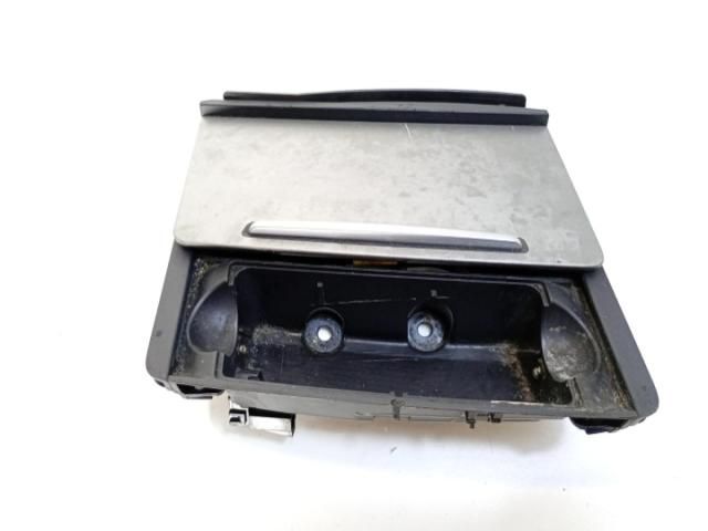 bontott AUDI A6 C6 Első Hamutartó